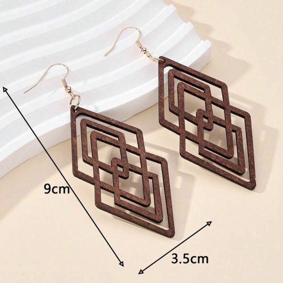 Elegant Brown Geometric Earrings - Picture 4 of 4